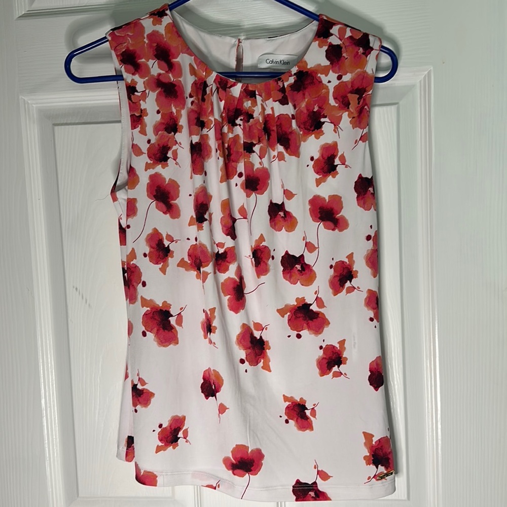 Calvin Klein small flowers top